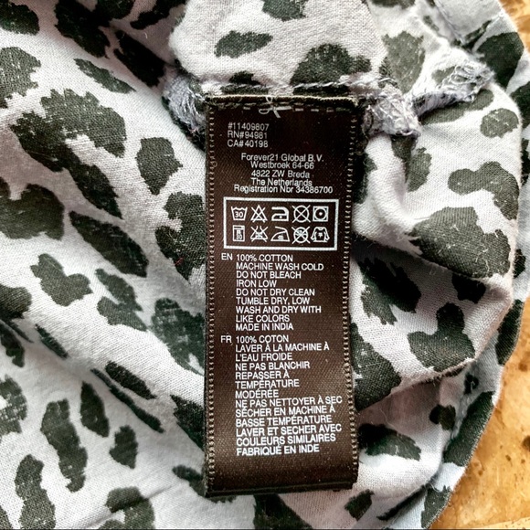 Forever 21 | Leopard Print Long Sleeve Button-Down - Picture 3 of 8